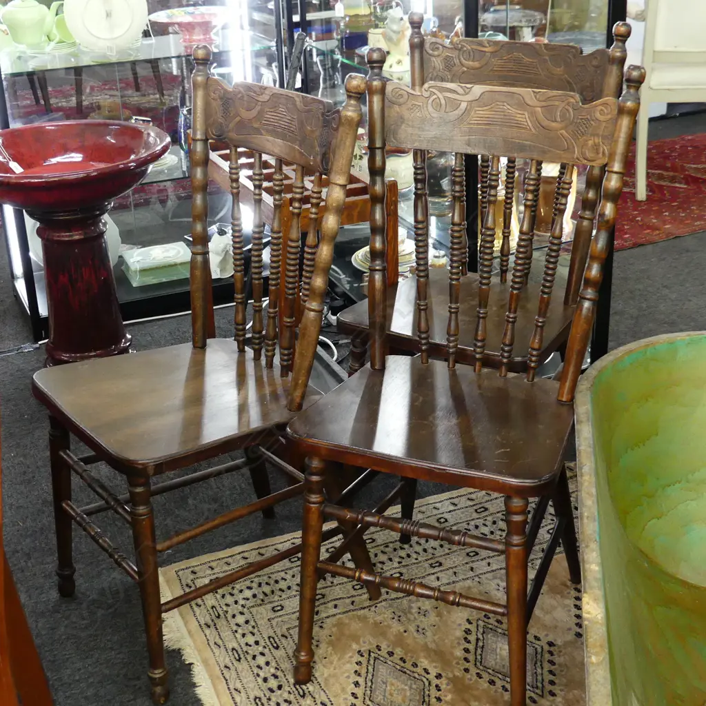 6 SPINDLE BACK CHAIRS Image 1++