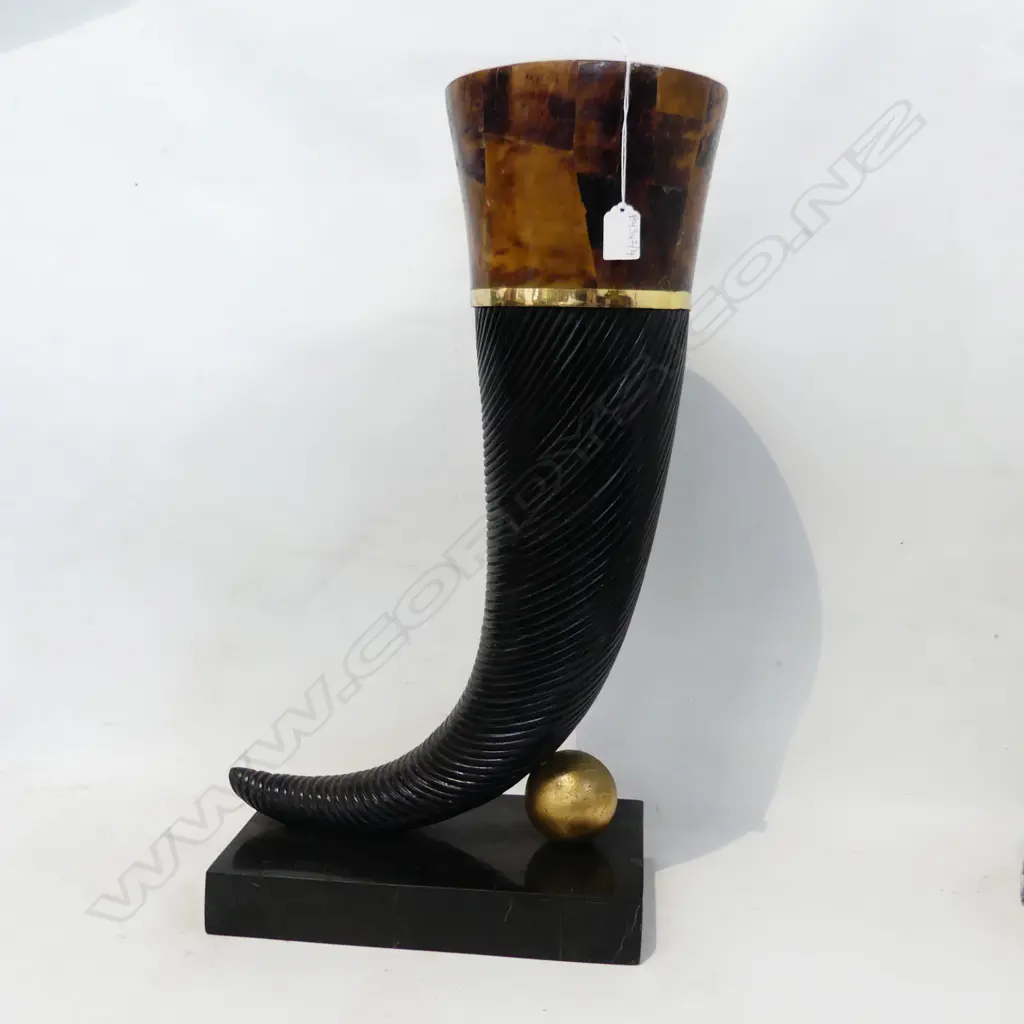 LG DECORATIVE HORN H.630mm Image 1++
