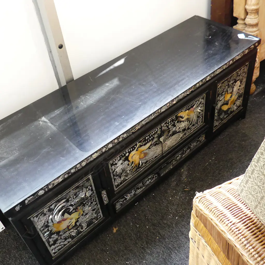 ORIENTAL MoP & BLACK LACQUER LOW CABINET 1210x370x460mm Image 1++