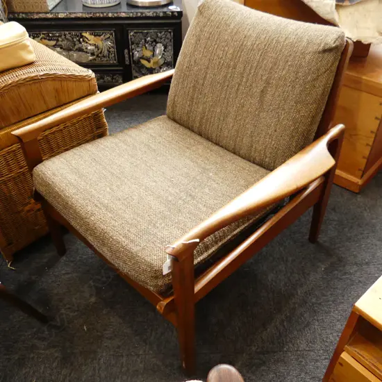 RETRO DON ARMCHAIR