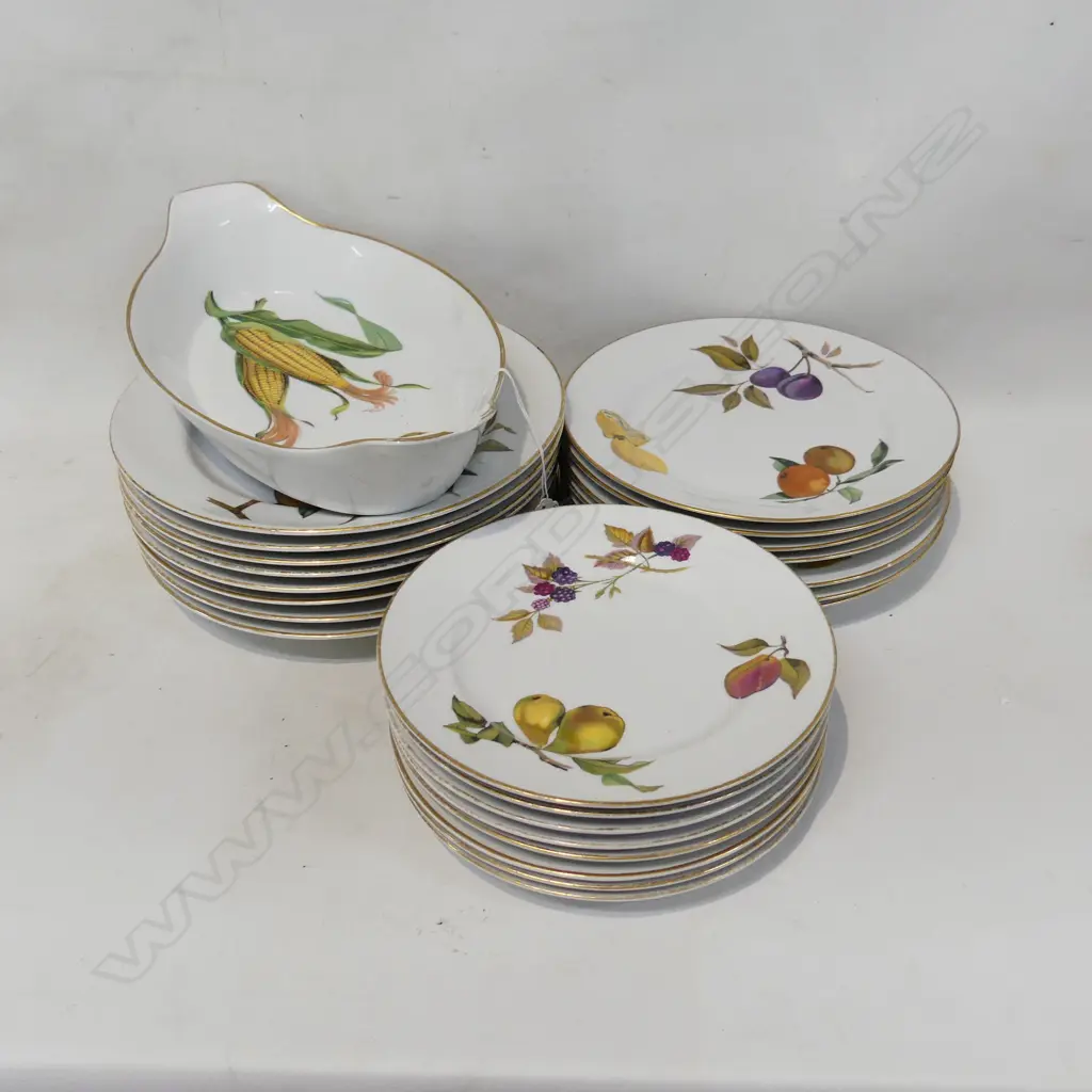 ROYAL WORCESTER EVESHAM 24pc PART DINNER SERVICE AF Image 1++