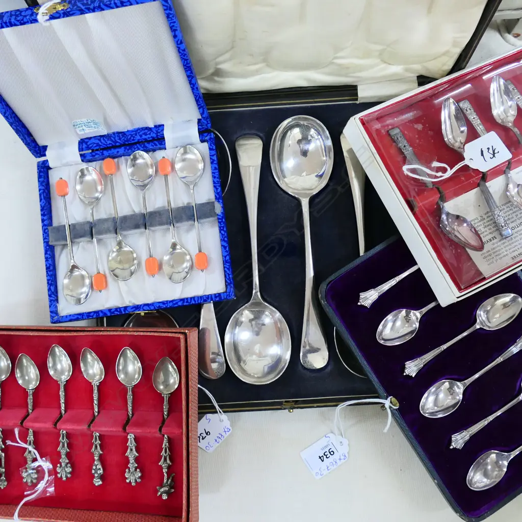 5 SETS BOXED CUTLERY,INCL.SOUP SPOONS, COFFEE BEAN TEASPOONS & OTHERS. NOTE: wrong photo, has now been corrected Image 1++