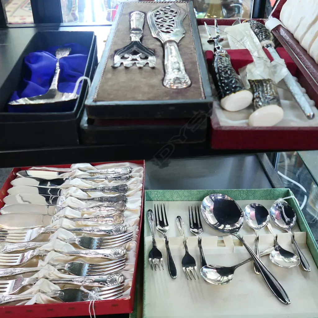 FIVE LOTS BOXED CUTLERY. INCLUDES KINGS PATTERN FORKS AND SERVERS . CARVING SET WITH ANTLER GRIPS Image 1++