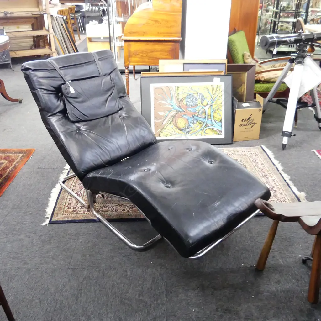 LEATHER CHAISE L.1400mm SOME RUST TO BASE Image 1++