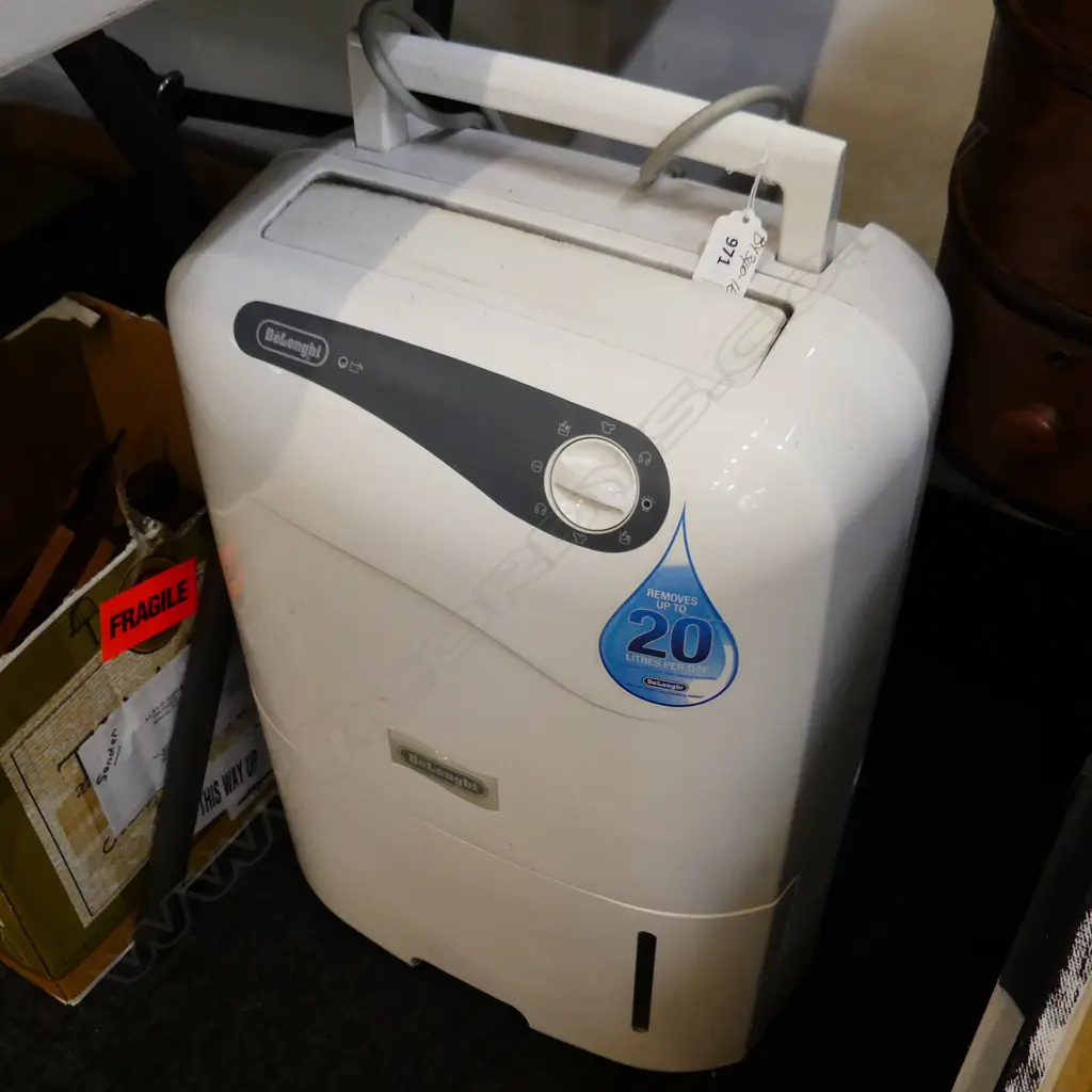 DELONGHI CF08M DEHUMIDIFIER 'removes up to 20ltrs per day' Image 1++