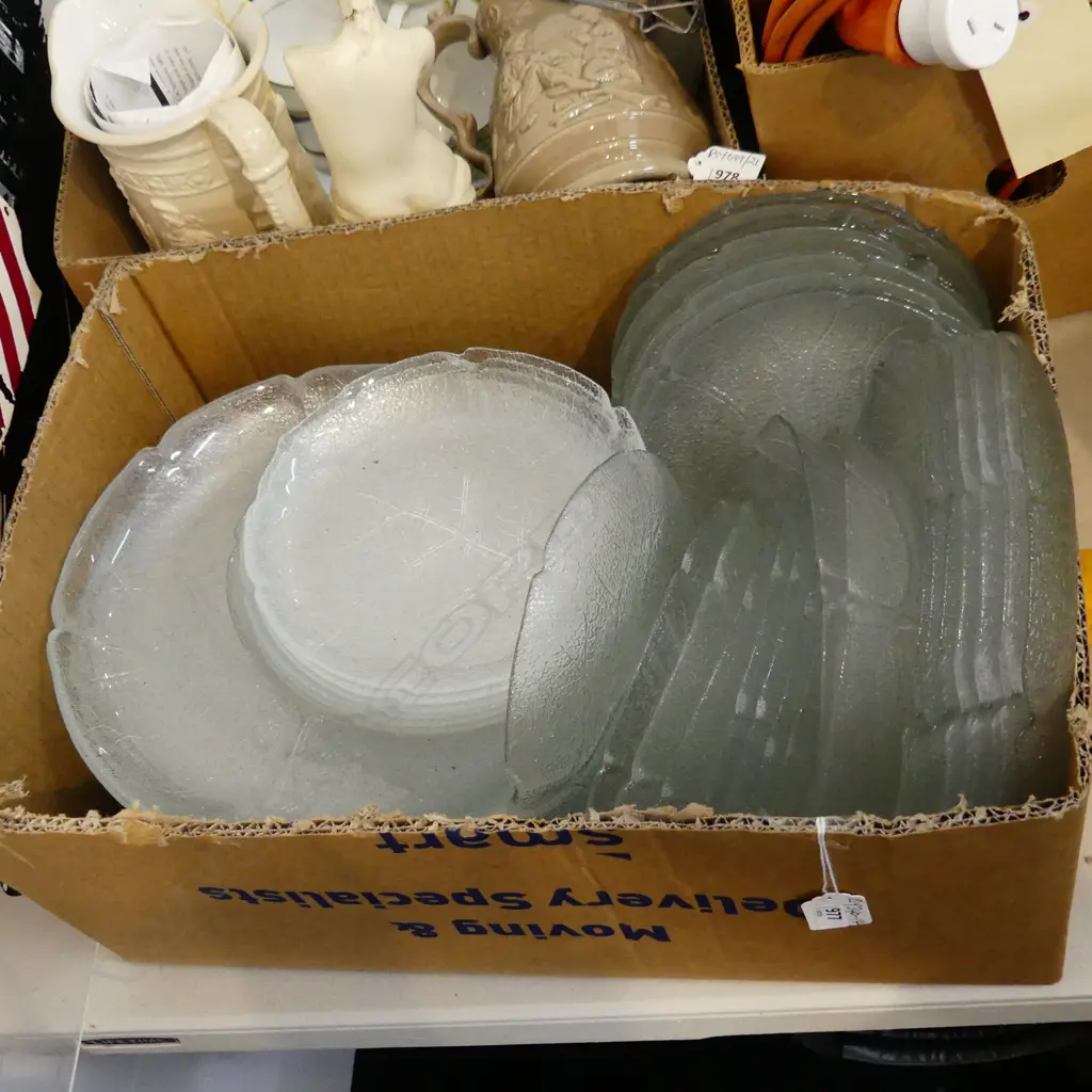 BOX RELIEF LEAF MOULDED GLASS PLATES & BOWLS lge qty various Image 1++