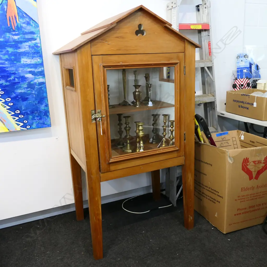 LG WOODEN CABINET w. GABLE ROOF 830x625x1555mm Image 1++