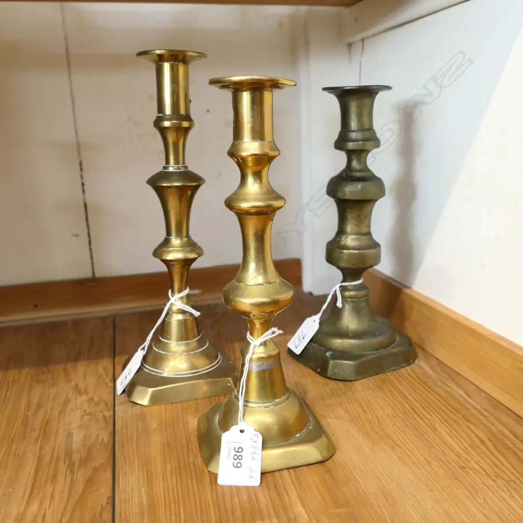 THREE BALUSTER SHAPED OLD BRASS CANDLESTICKS. APPROX 220mm HIGH  Image 1++