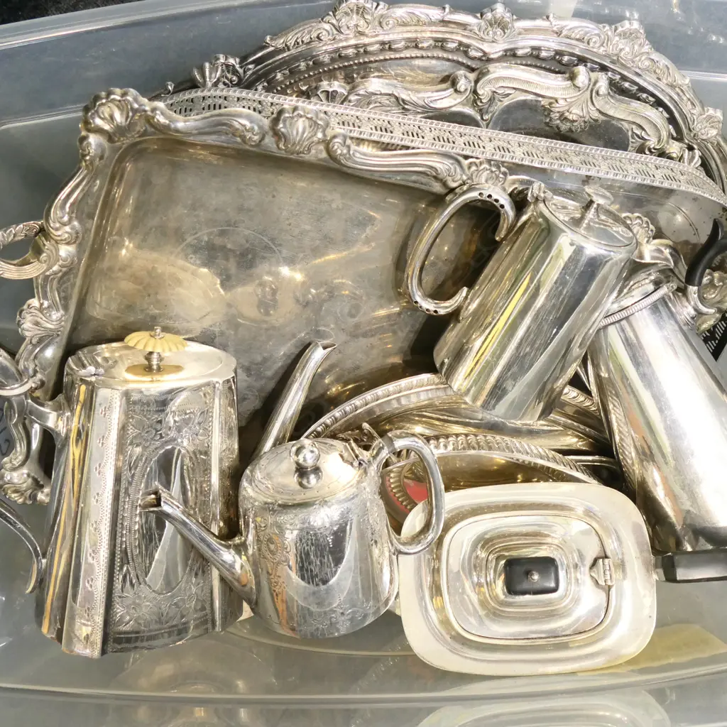 ASSORTED SILVER PLATE ITEMS NO 2 Image 1++