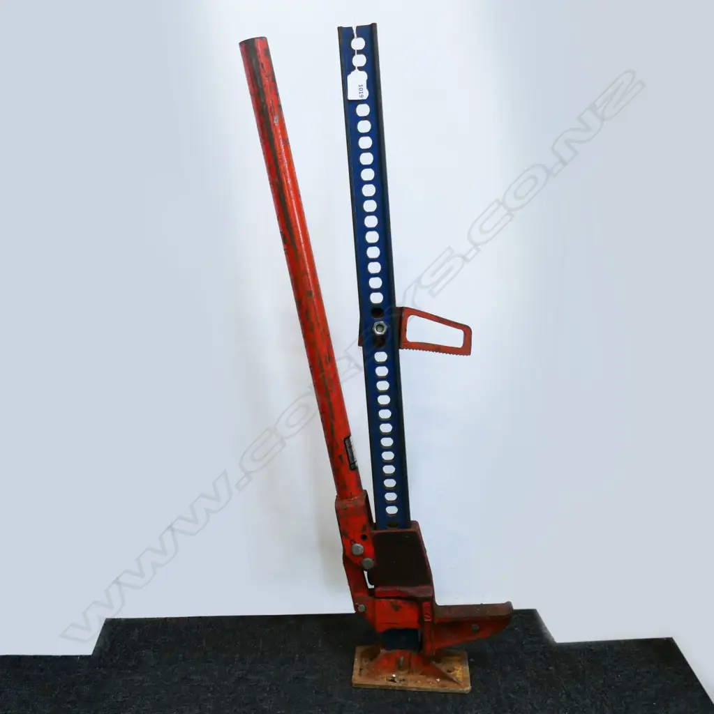 HIGH LIFT VEHICLE JACK Image 1++
