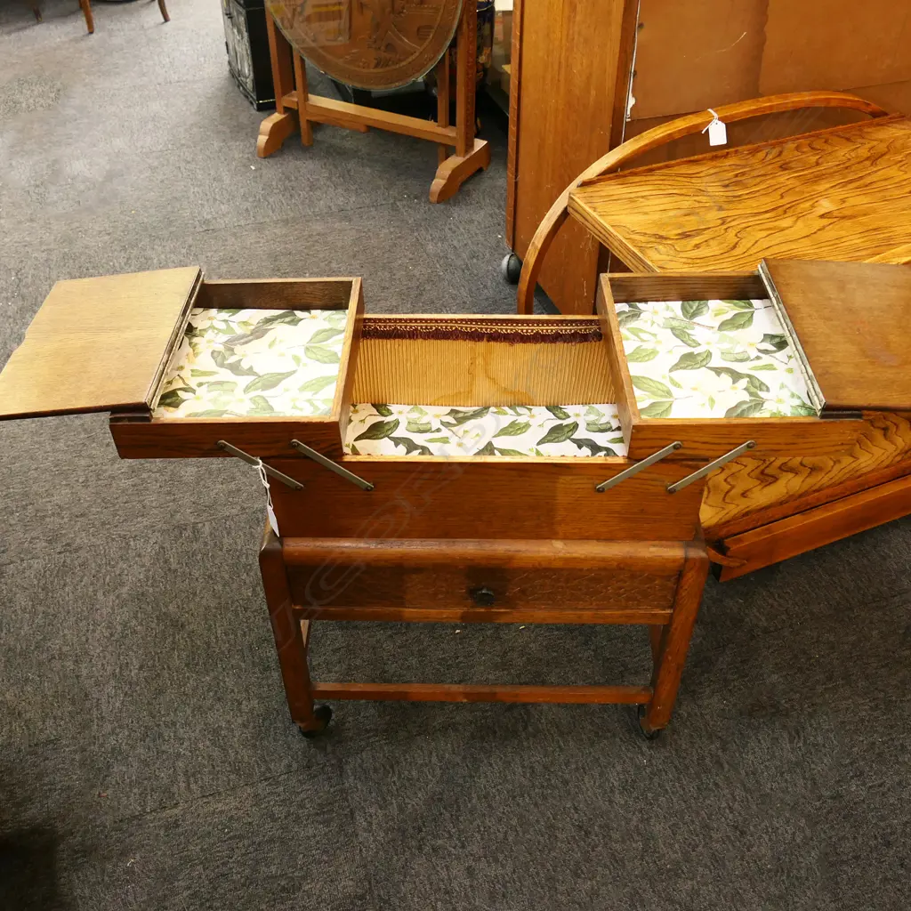 OLD OAK CONCERTINA SEWING BOX FREESTANDING  Image 1++