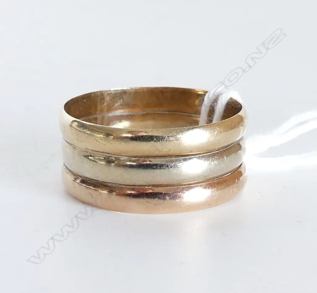 9ct WHITE/YELLOW/ROSE GOLD RING 3.35gm  SIZE Q Image 1++