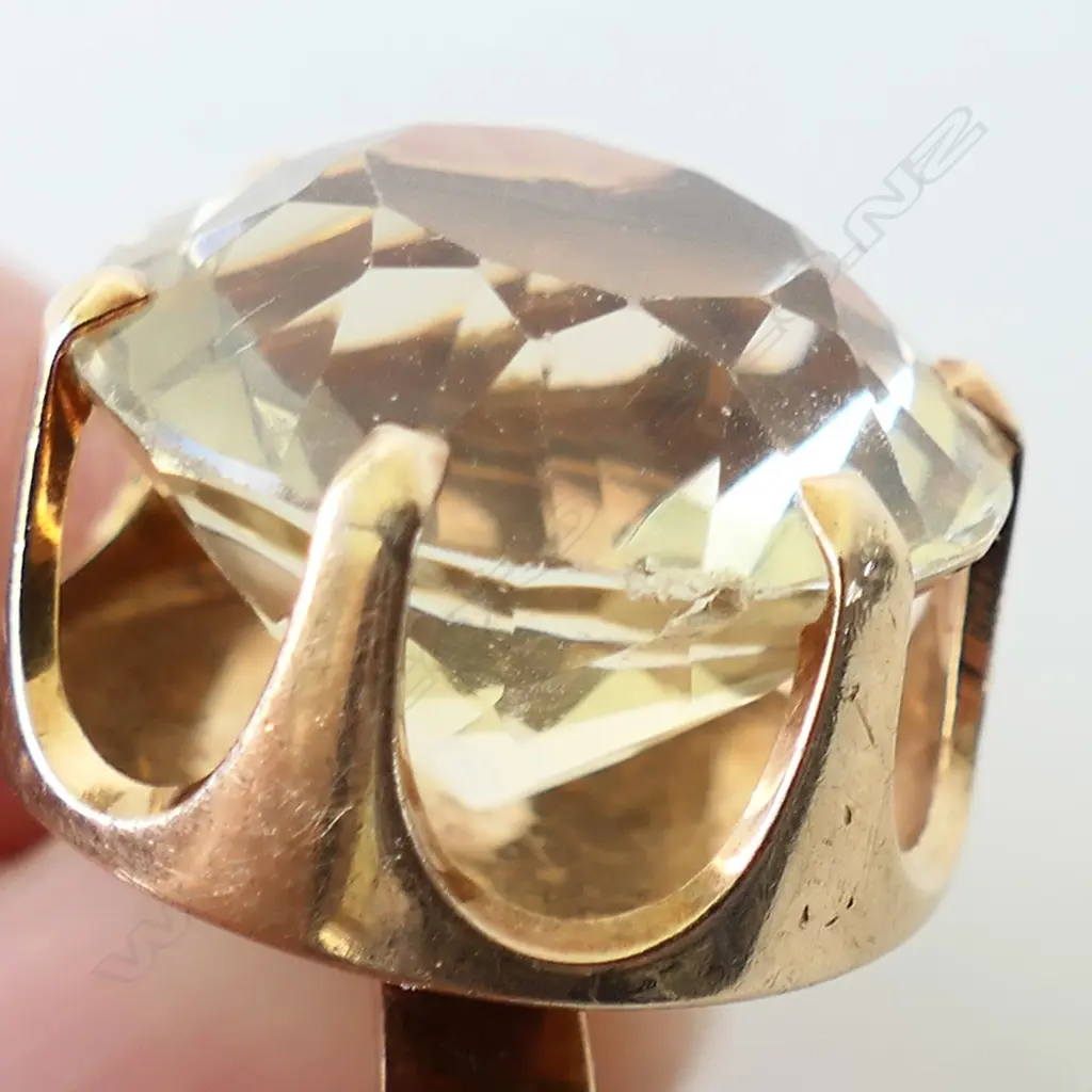 14CT PALE CITRINE RETRO COCKTAIL RING - FINLAND, DIA.17mm, SMALL CHIP TO EDGE Image 1++