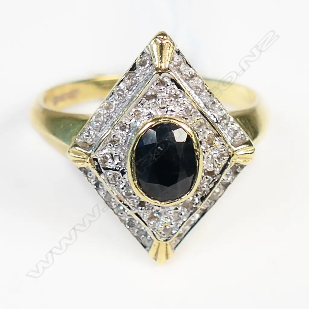 9CT GOLD SAPPHIRE & DIAMOND RING diamond shape top 6.5gms Image 1++