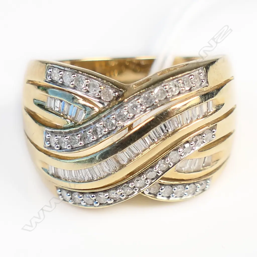 9CT GOLD DIAMOND CHANEL SET BAND RING WITH BAGUETTE DIAMONDS 6gms Image 1++