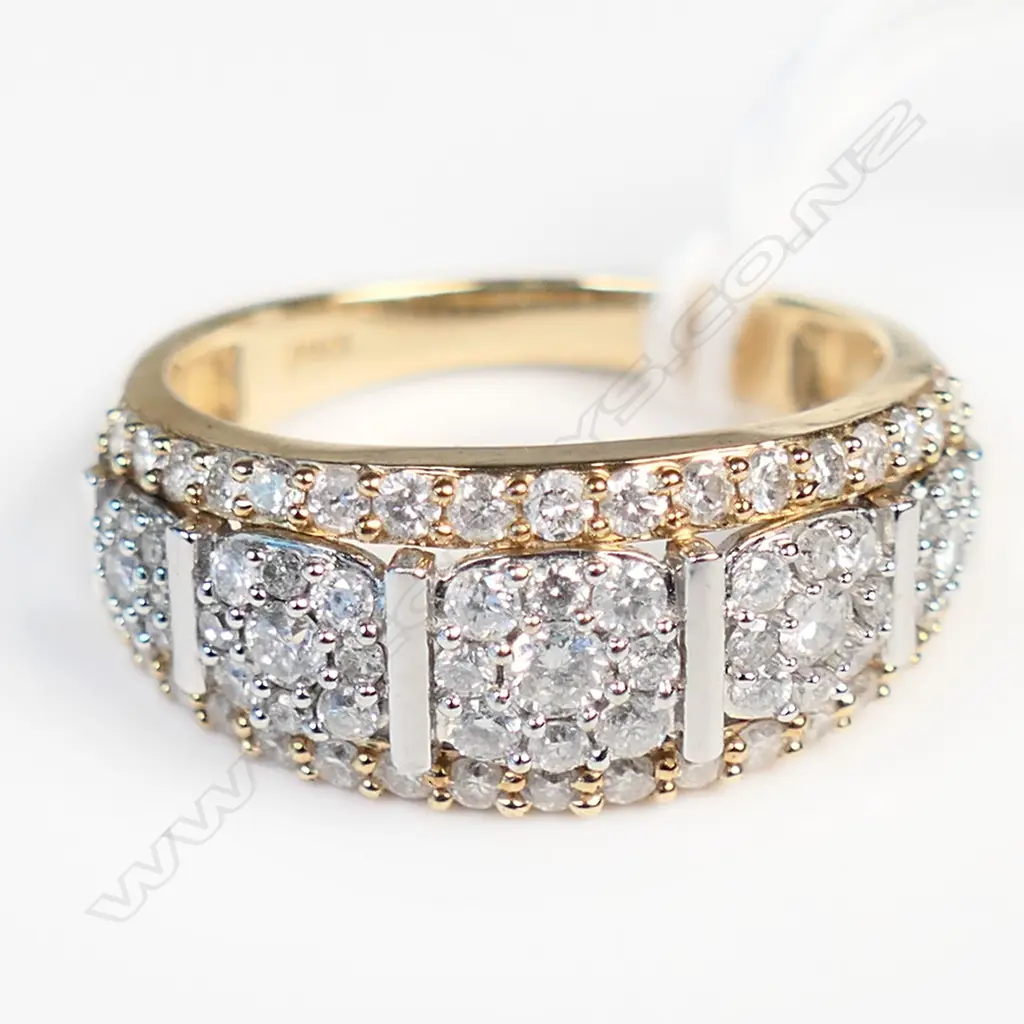 10CT YELLOW GOLD DIAMOND CLUSTER RING 4.38gms Image 1++