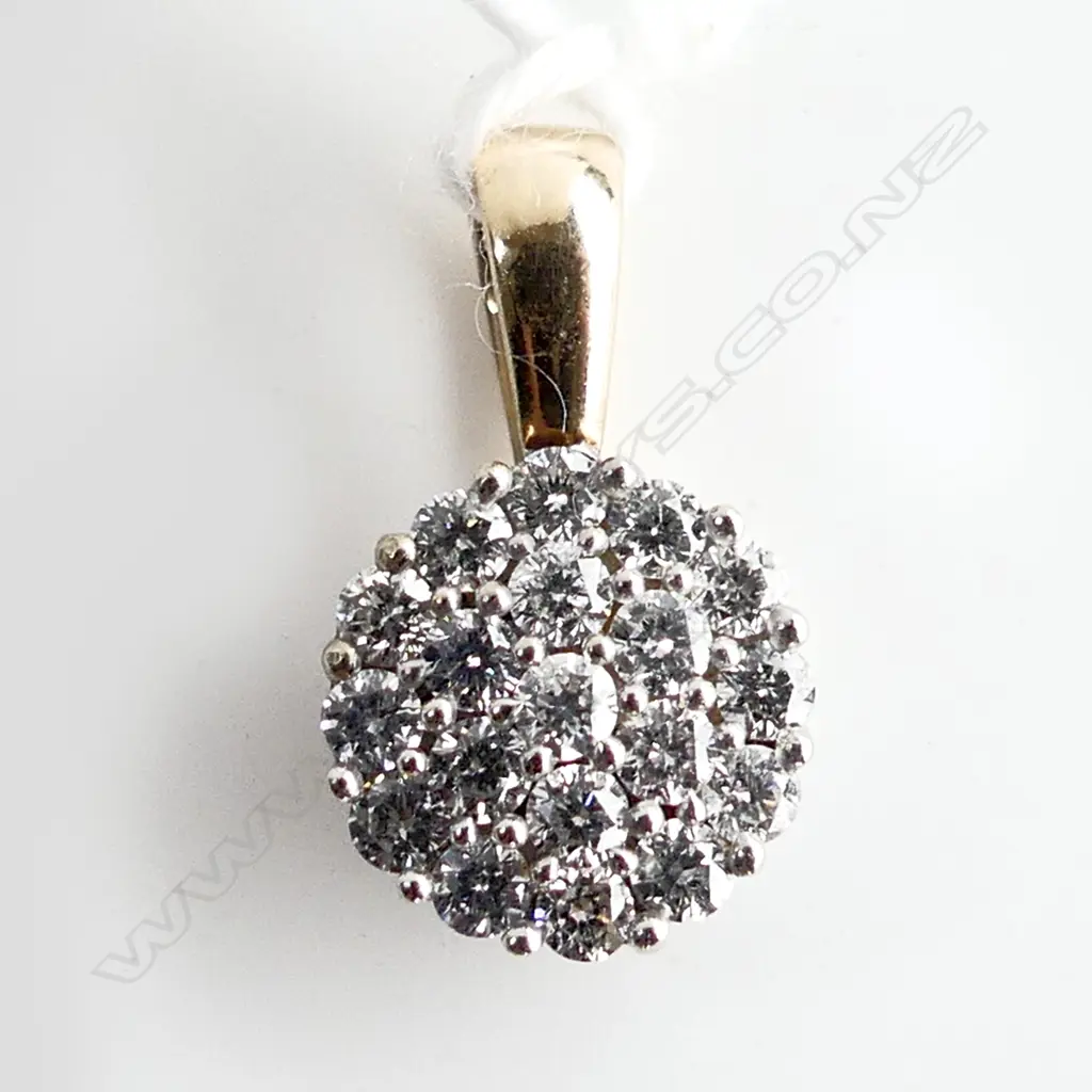 MULTI DIAMOND SET 9CT GOLD PENDANT no chain Image 1++