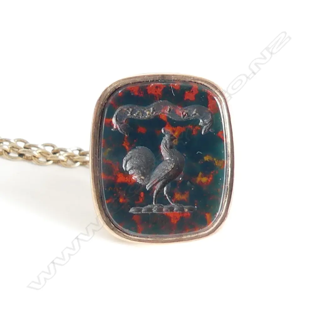 15CT GOLD SEAL INTAGLIO CUT ON 9CT CHAIN Image 1++