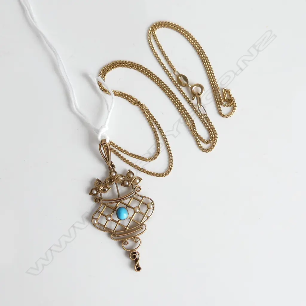 9CT PENDANT ON 9CT CHAIN 5gm Image 1++