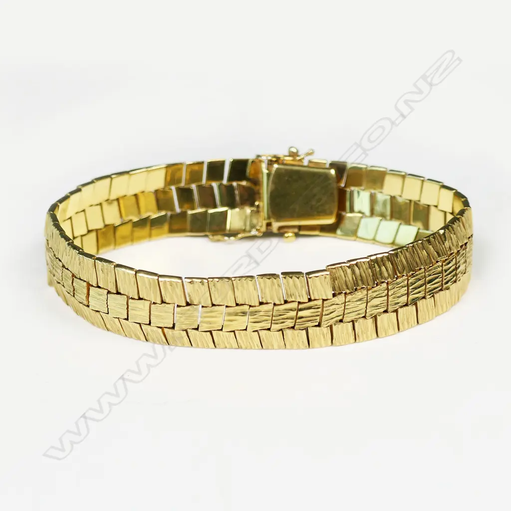 9CT YELLOW GOLD BRACELET 37gms Image 1++