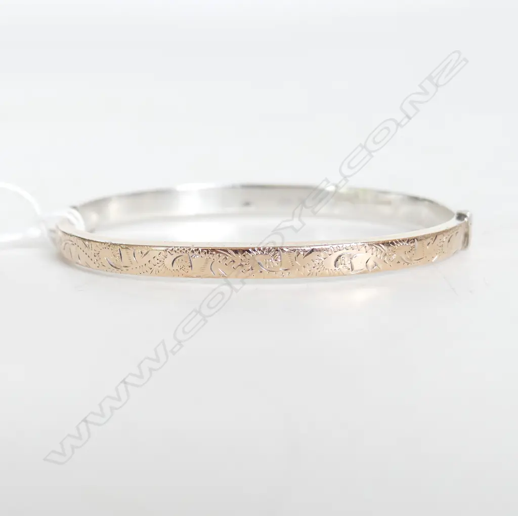 SML GOLD ON SILVER SNAP BRACELET, DENTED Image 1++