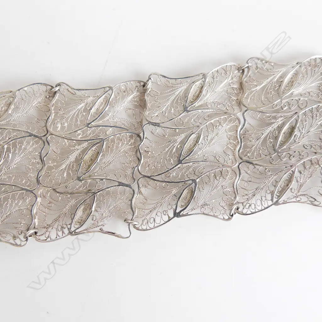 SILVER FILIGREE BRACELET & 'EYE OF HORIS' SILVER NECKLACE & EARRINGS Image 1++