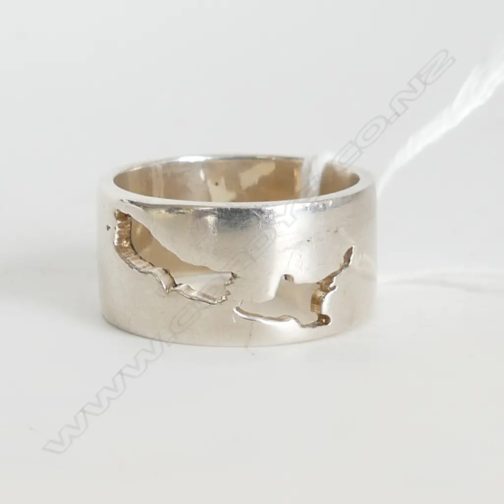 STERLING SILVER NZ SILHOUETTE RING 10.6 GRAMS Image 1++