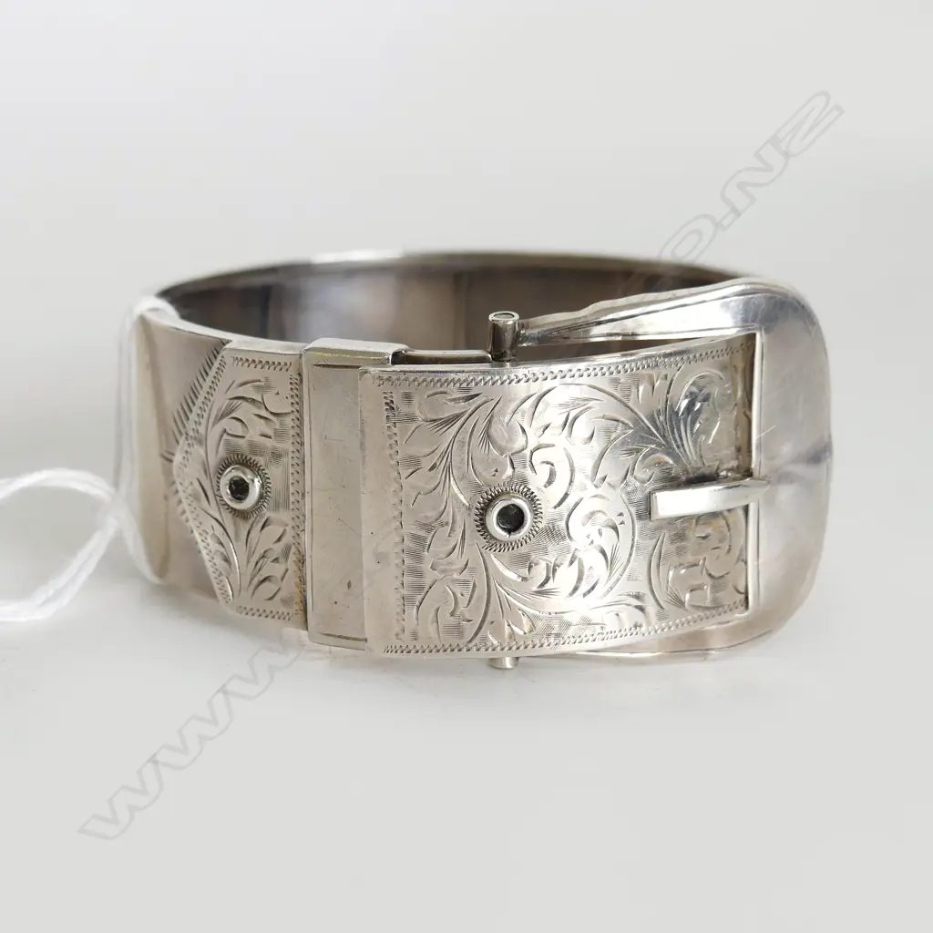 VICTORIAN SILVER BELT BANGLE CHESTER 1884 SOME DENTS Image 1++