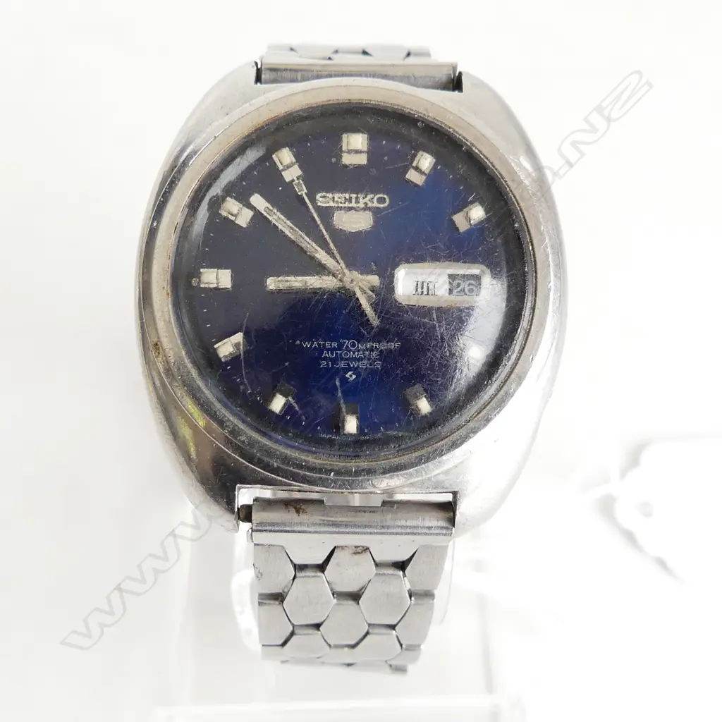 SEIKO MENS SILVER WATCH (FACE SCRATCHED) Image 1++