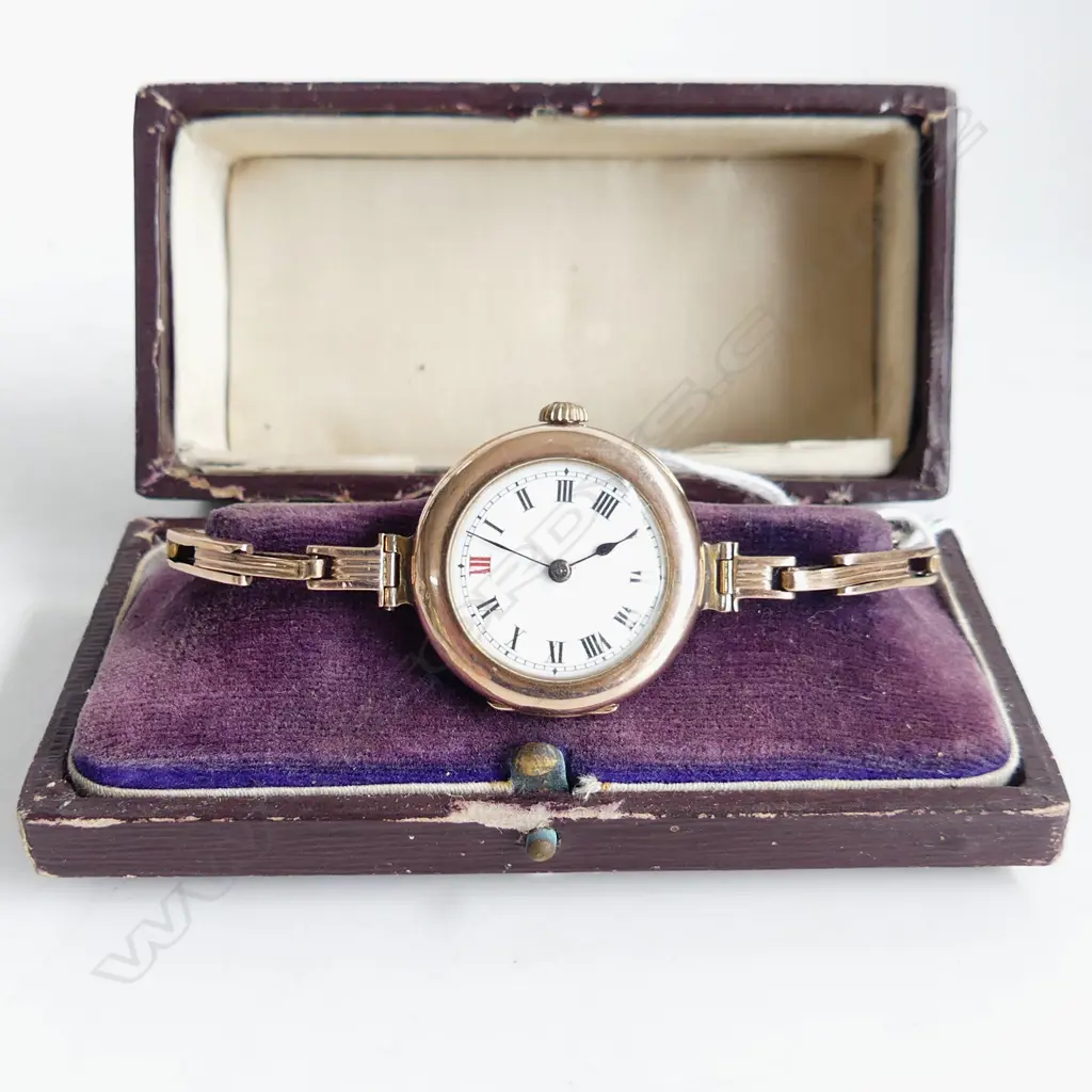 1914 LADY'S 9ct GOLD ROLEX WRISTWATCH 9ct gold expanding strap. signed movement & case Image 1++