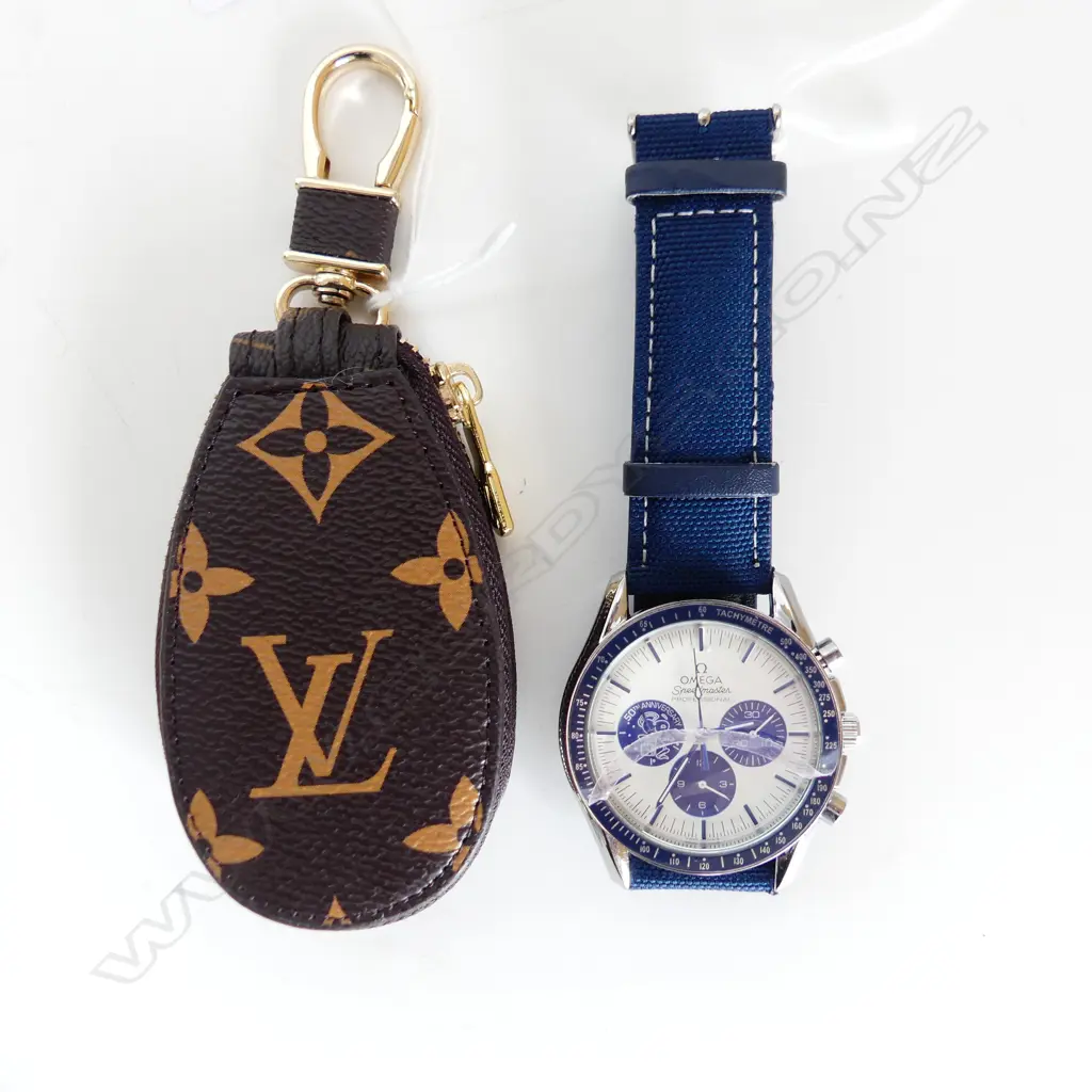 COPY OMEGA SPEEDMASTER REPLICA FASHION WRIST WATCH + COPY LOUIS VUITTON KEY HOLDER Image 1++