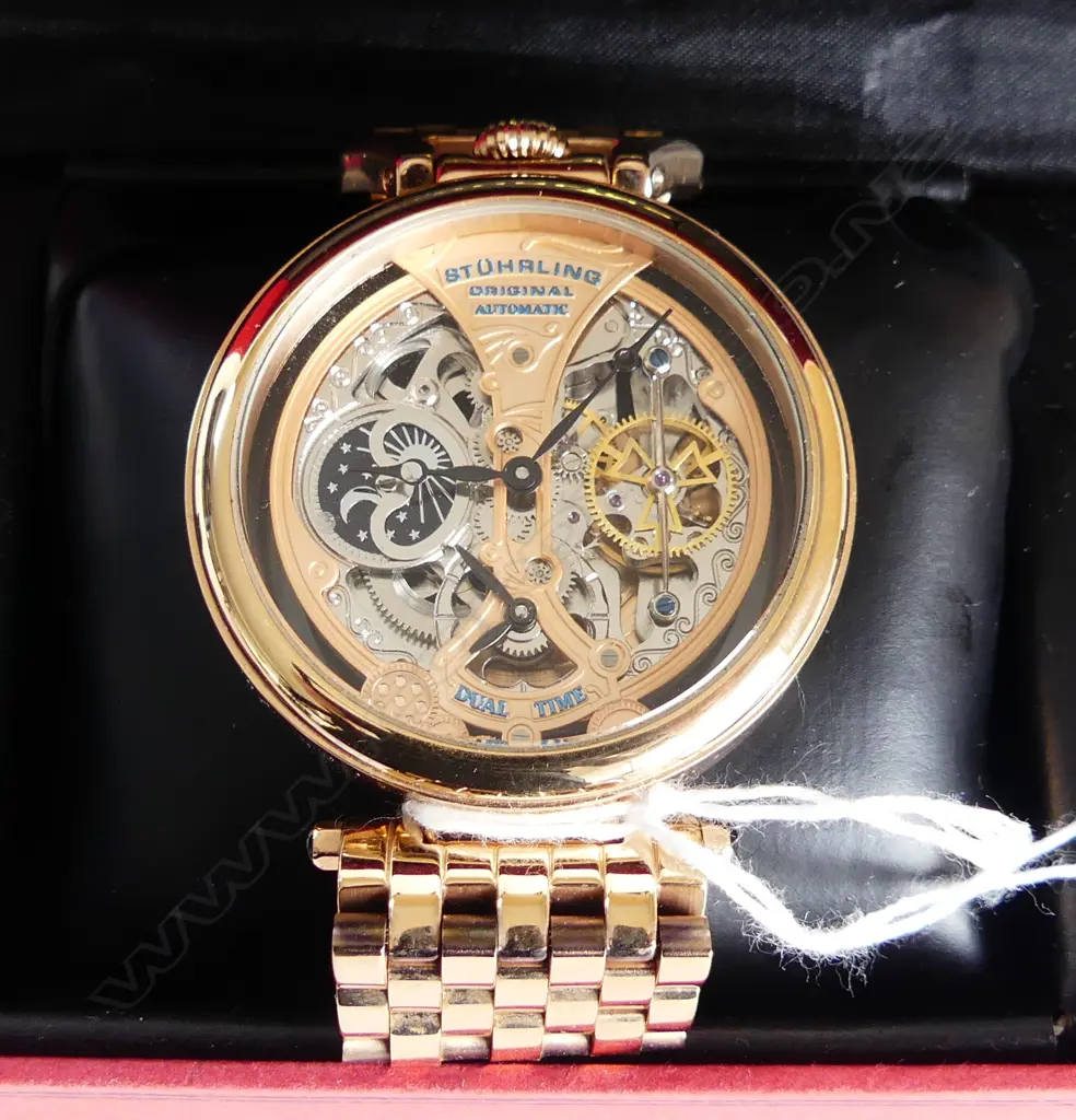 GENTS STUHRLING WRIST WATCH, BOXED Image 1++