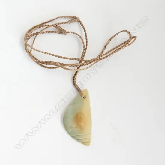KURTIS BELL carved pounamu (gem inanga flower) treasure of the sea pendant with certificate 2019. L 55m
