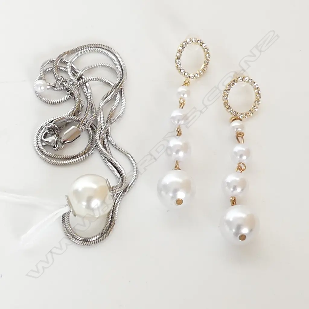 COSTUME PEARL NECKLACE, L.400mm & EARRING SET Image 1++