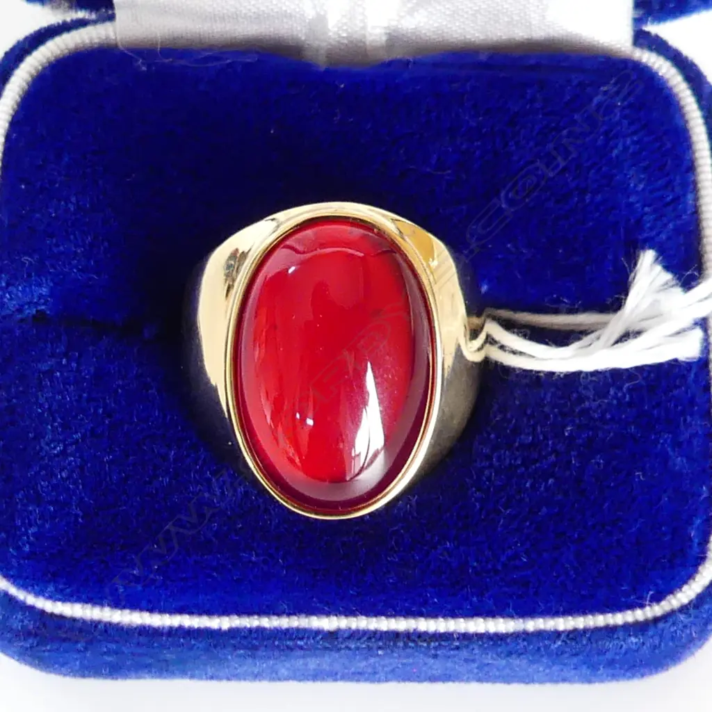 GOLD TONE OVAL RING W RED STONE IN BOX Image 1++