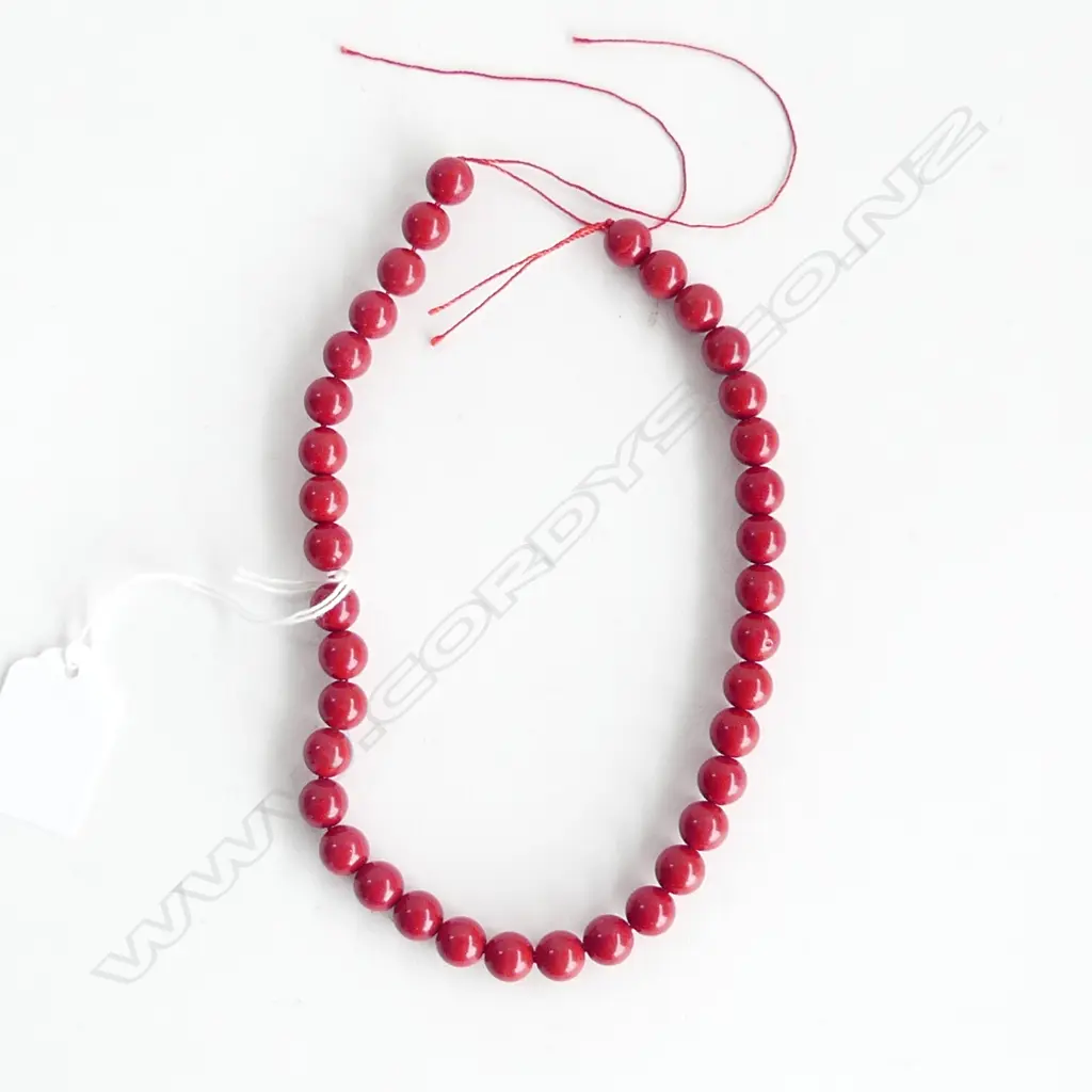RED BEADS ON STRING - FOR NECKLACE OR BRACELET Image 1++