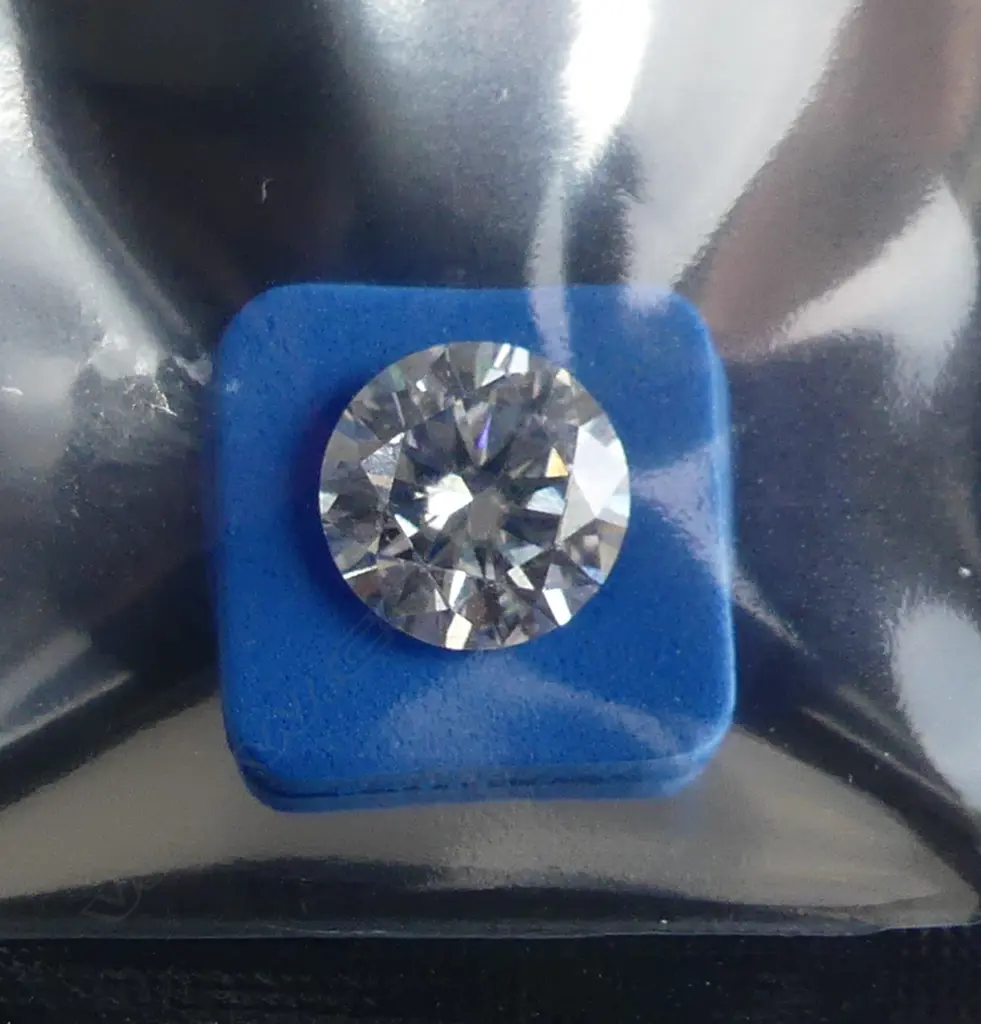 MOISSANITE LAB DIAMOND WITH GRA REPORT  Image 1++