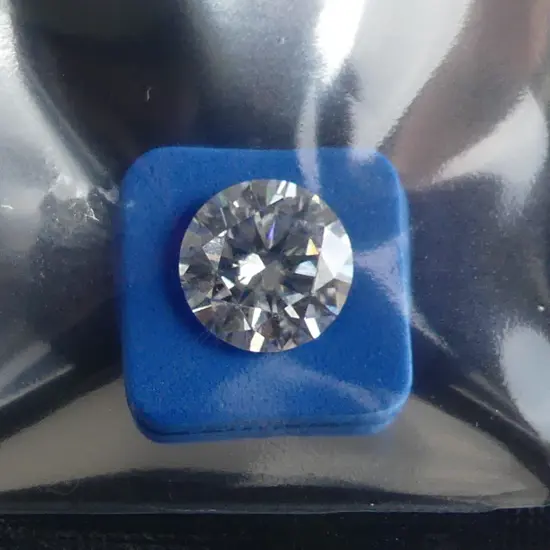 MOISSANITE LAB DIAMOND WITH GRA REPORT 