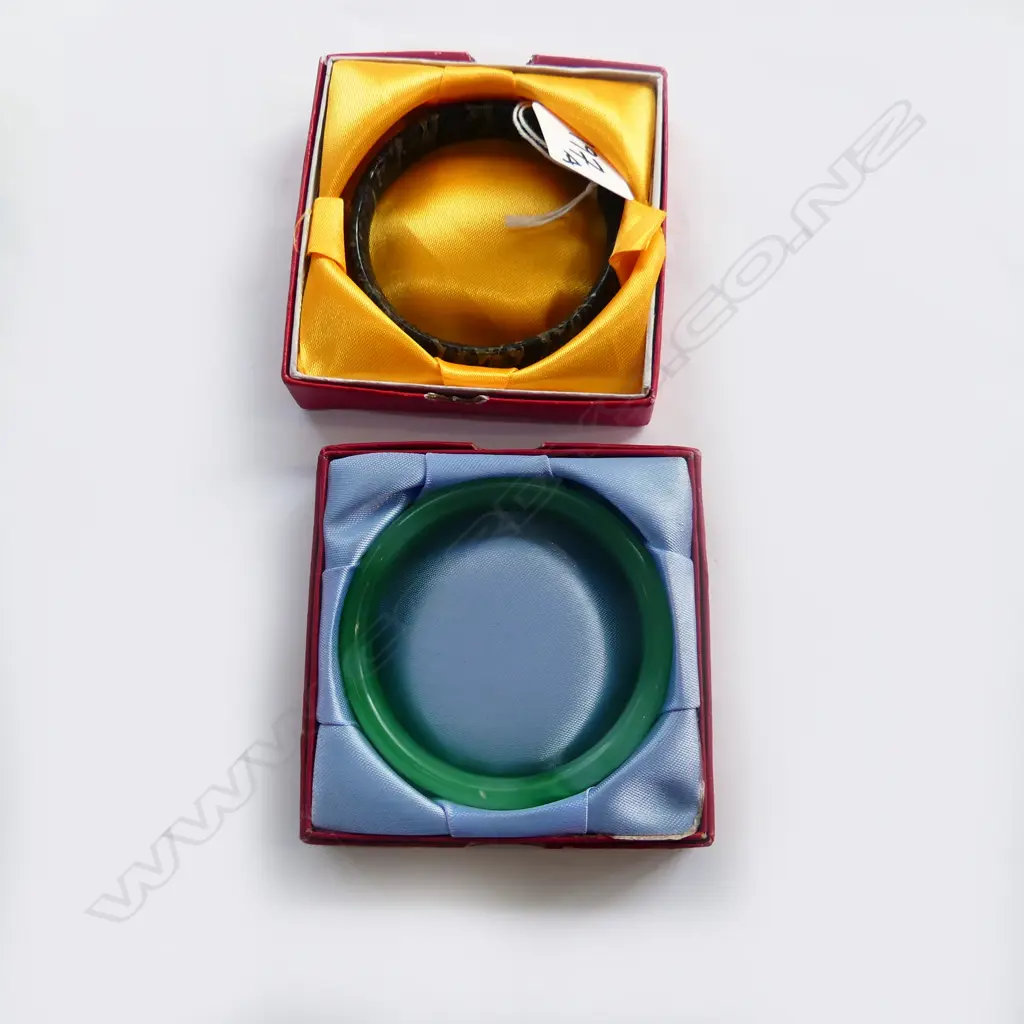 2 ORIENTAL JADE? BANGLES Image 1++