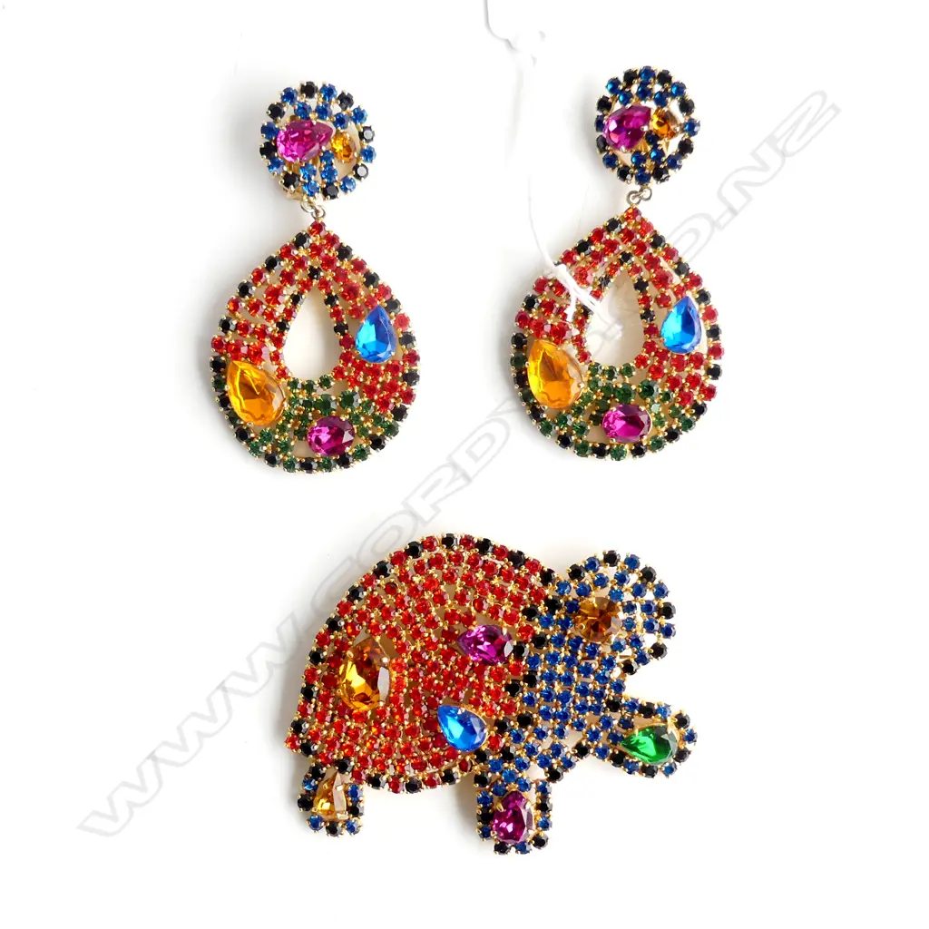 VINTAGE ESCADA COLOURFUL DIAMANTE SET; PR CLIP ON EARRINGS L.95mm & TURTLE BROOCH W. 100mm Image 1++