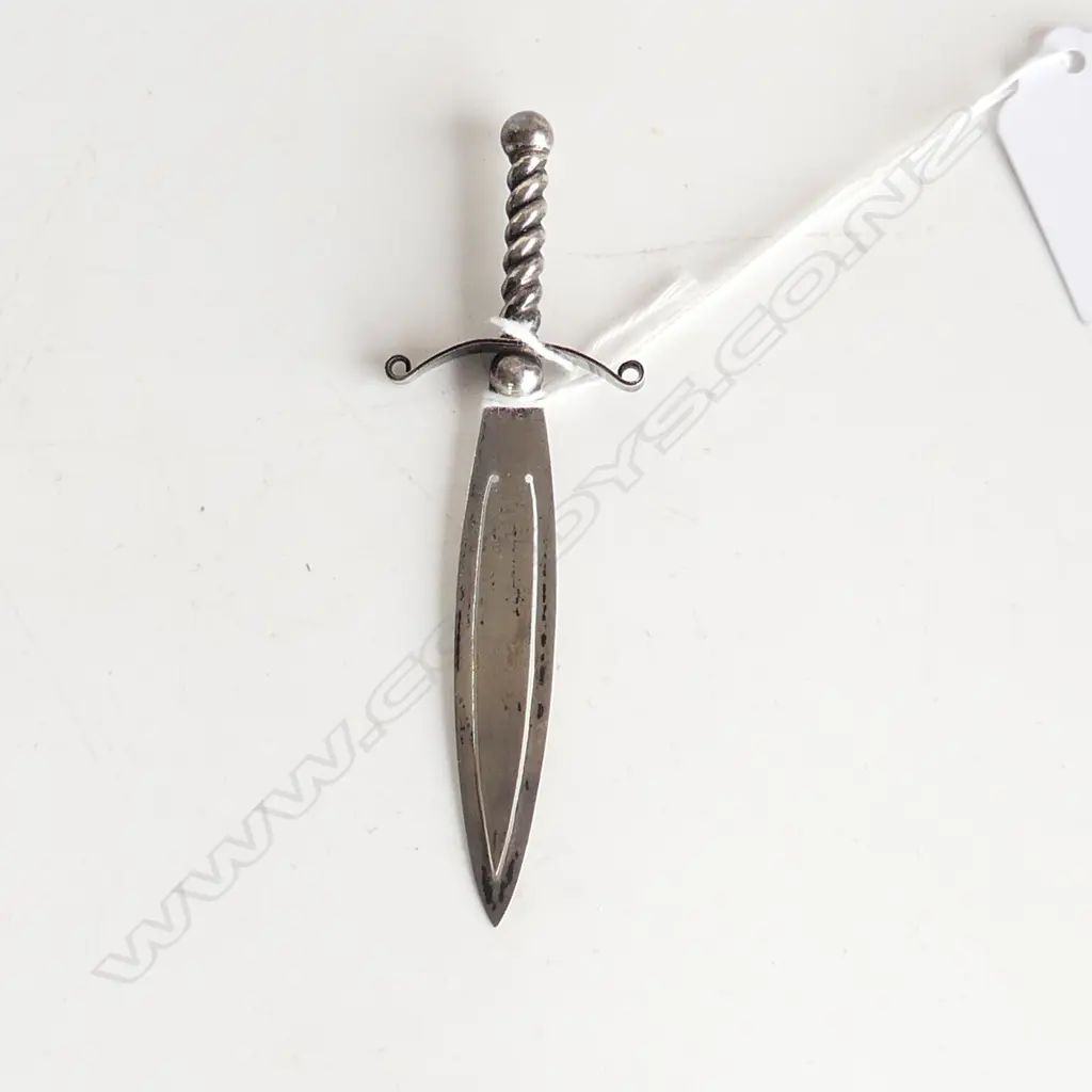 S/SILVER SWORD BOOKMARK Image 1++