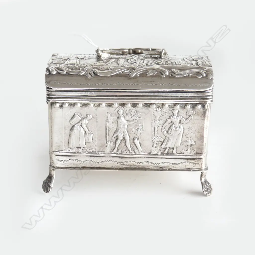 SMALL DUTCH? 19thC LIDDED SILVER CASKET BOX, EMOSSED DECORATION W.90mm 133 GM Image 1++