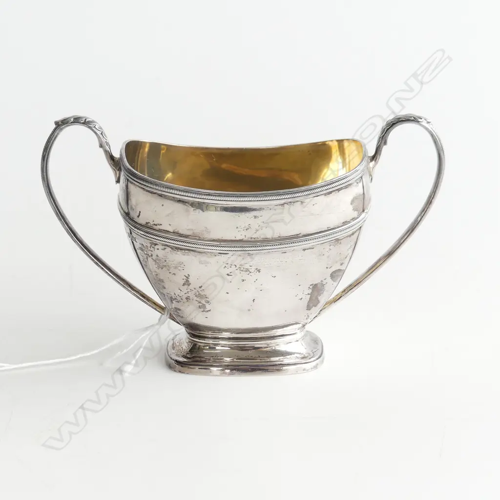 GEORGIAN STYLE STG SILVER SUGAR BOWL, GILT LINED SHEFFIELD 1927 173 GM Image 1++