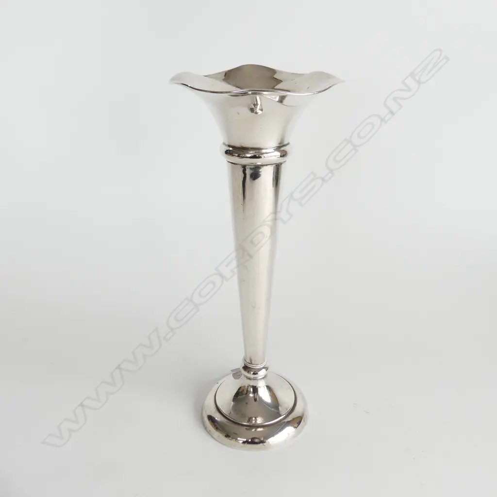 TALL S/SILVER SPEICIMAN VASE H280MM Image 1++