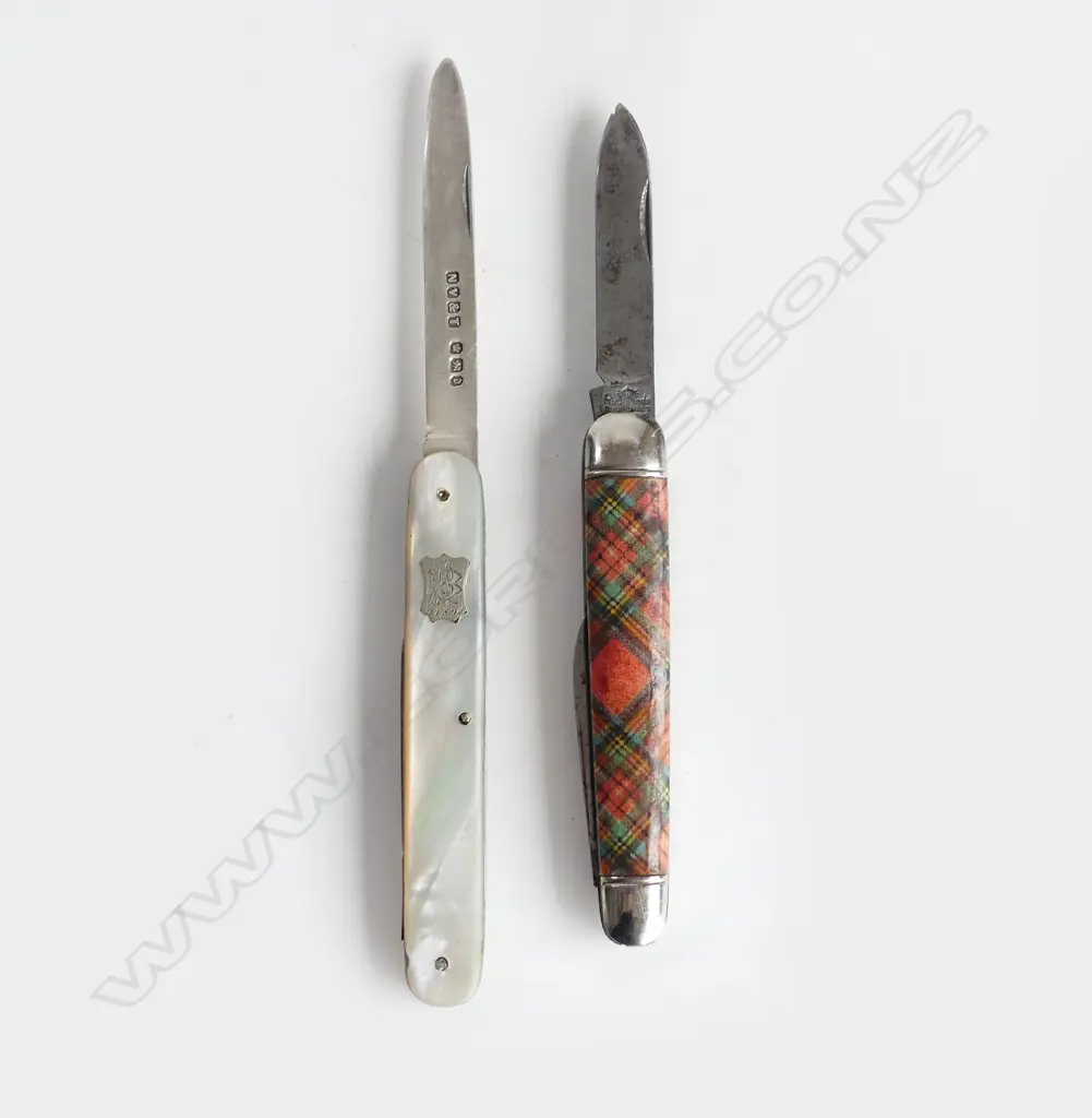 2 POCKET KNIVES: SILVER & MoP, TARTAN Image 1++