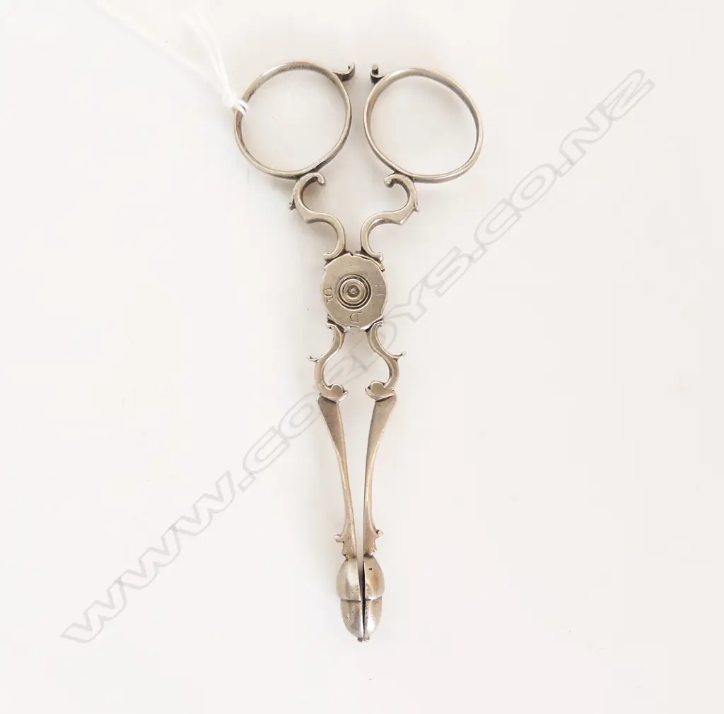 A pair of Georgian silver scissor action sugar nips Image 1++