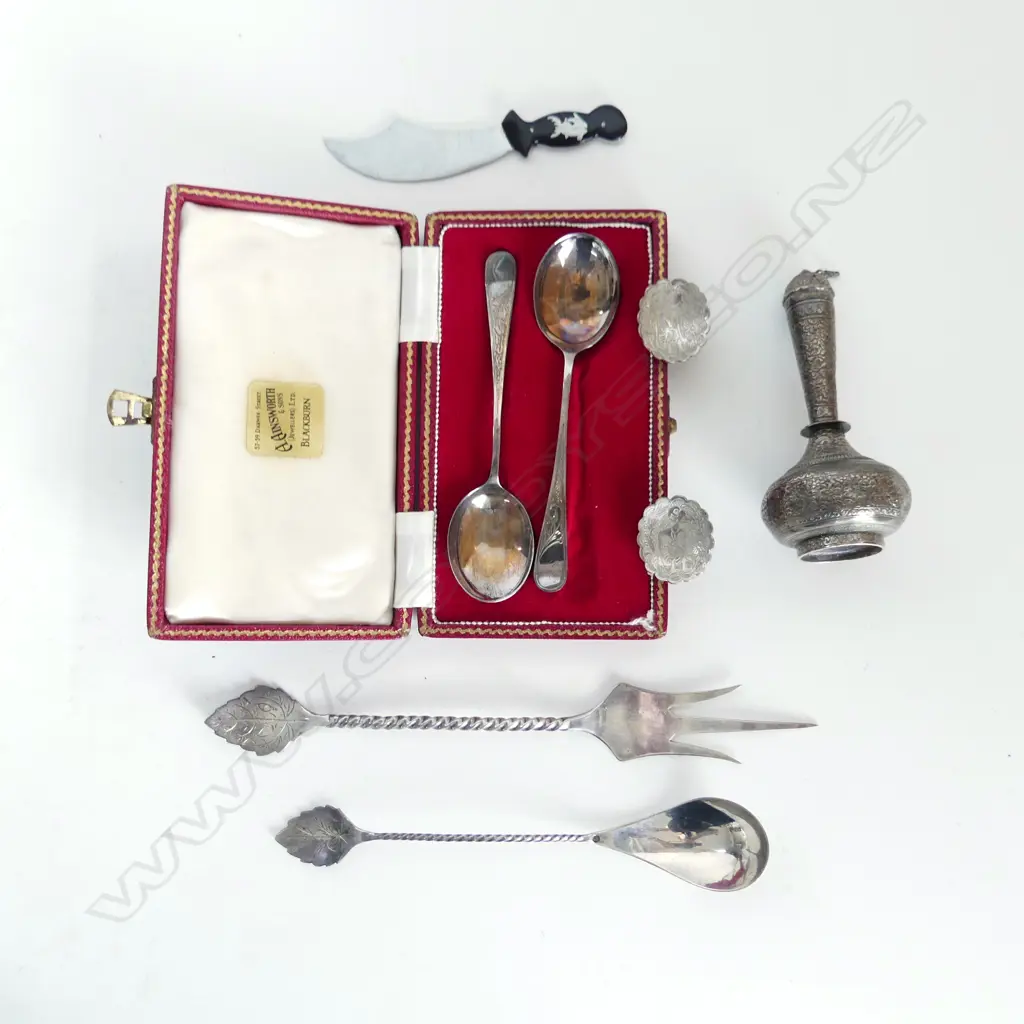 STERLING SILVER BOXED SPOONS (33GMS) LONG TWISTED FORK & SPOON CARD HOLDERS ETC  Image 1++