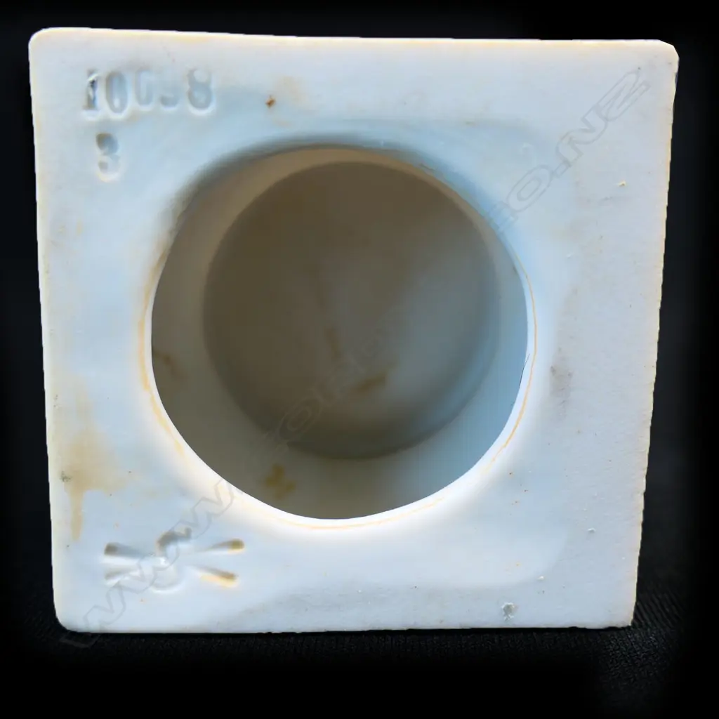 SM 1900s PORCELAIN NUDE FIGURE,  STAMPS TO BASE '10698 3' & 'S', (possible repaired arm), H.210mm Image 1++
