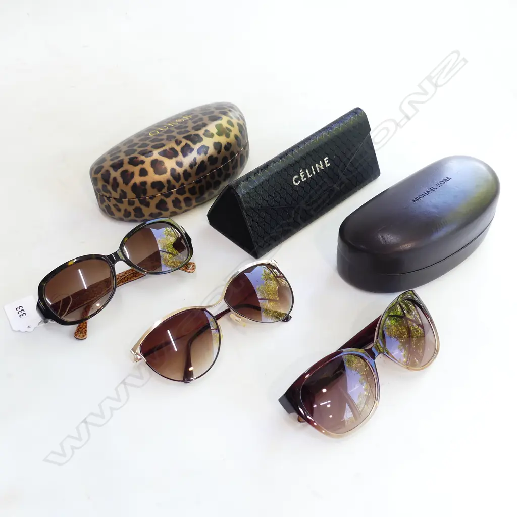 3 PRS SUNGLASSES INCL. COACH IN DESIGNER CASES Image 1++