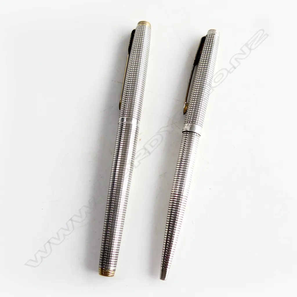 2 STG SILVER PARKER CISELE PENS  Image 1++